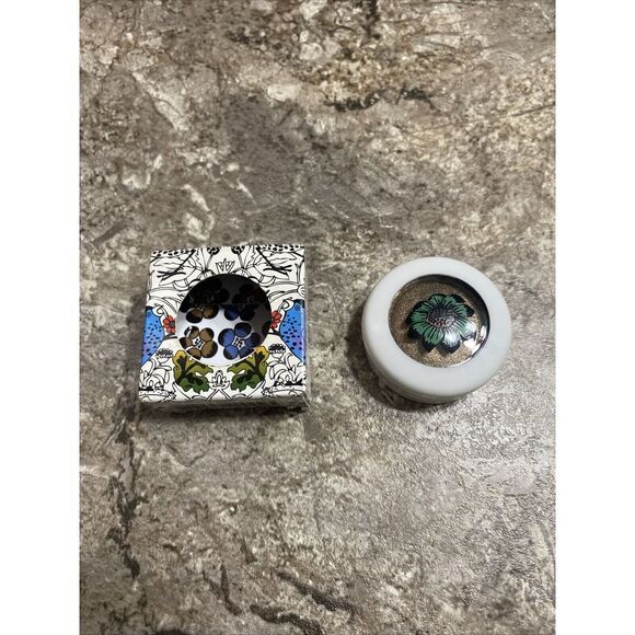 MAC EyeShadow From Liberty Of London Collection Bright 10 Eye Shadow Rare - Picture 1 of 5